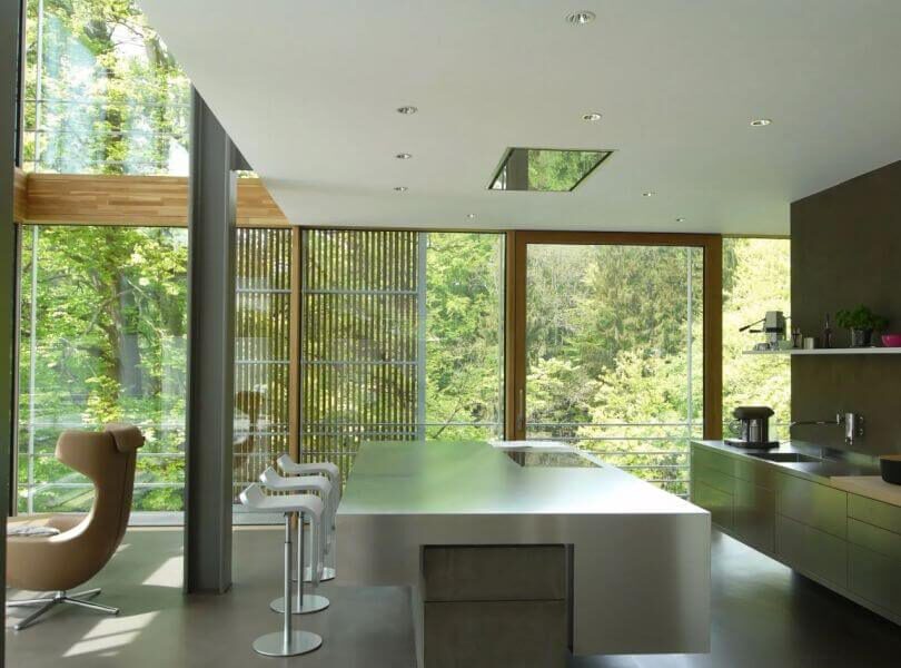 Referenzbild einer Kundenanlage - Bild vom der Küche einer Villa mit Smarthome Ausstattung